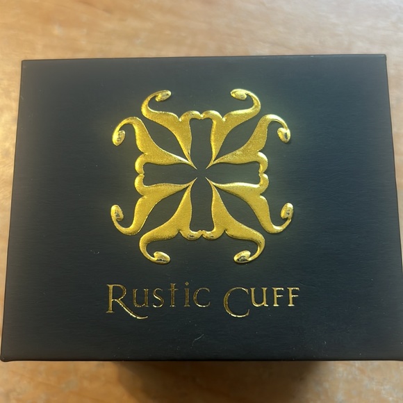 Rustic Cuff Set - Picture 4 of 4